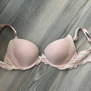 NWT Victoria’s Secret 32B Dream Angels Push Up Bra